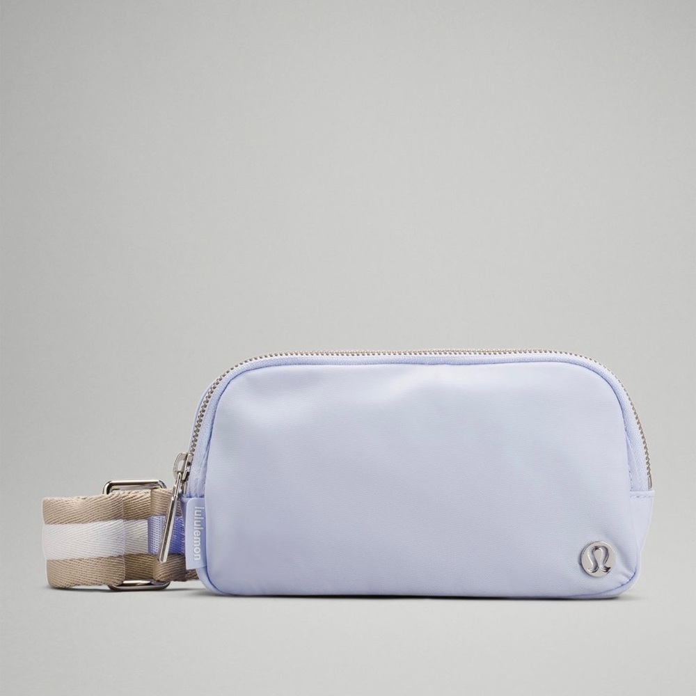 Lululemon Everywhere Crossbody Bag